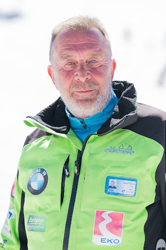 skijanje sport na snegu